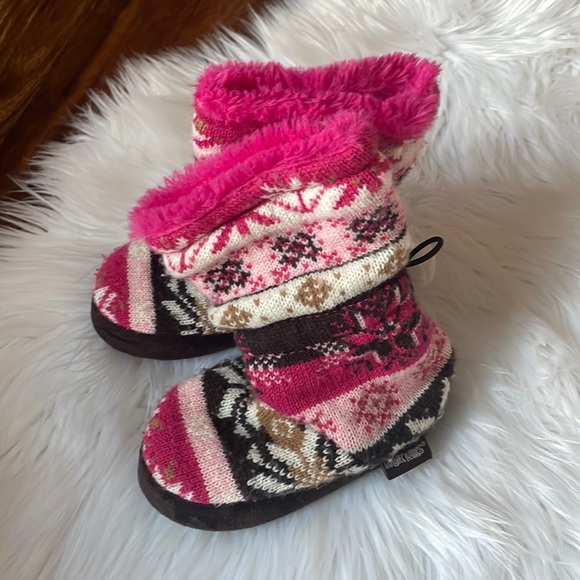 Muk Luks Slippers , Toddler size 9/10 - Picture 1 of 4